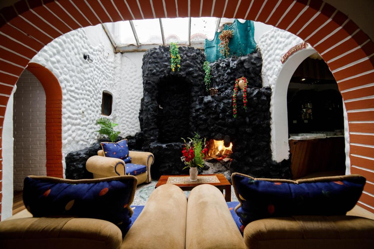 Carlos V Hotel Cuzco Buitenkant foto
